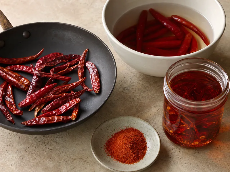 Chile De Arbol and Cayenne Pepper comparison