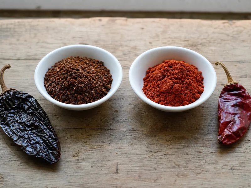 A closer look at Chipotle Powder and Smoked Paprika