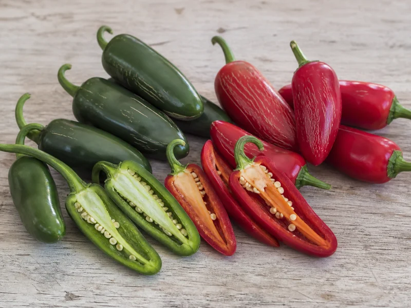 Red Jalapeño and Green Jalapeno comparison
