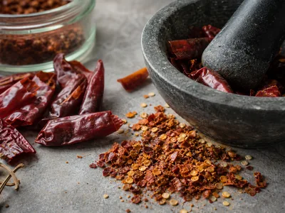 How to Make Red Pepper Flakes That Stay Bright